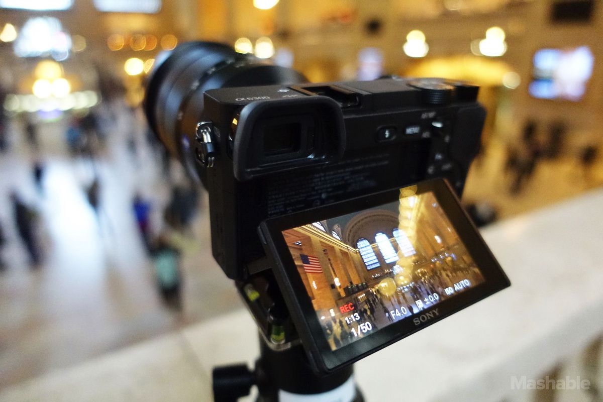cho thuê Sony A6300 tại Hà nội