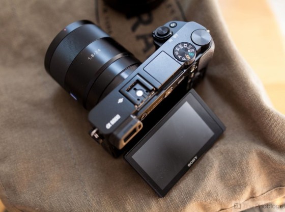 thiết kế Sony A6000 thiết kế Sony A6000