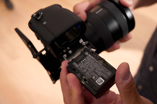 So sánh A6400 với A6600